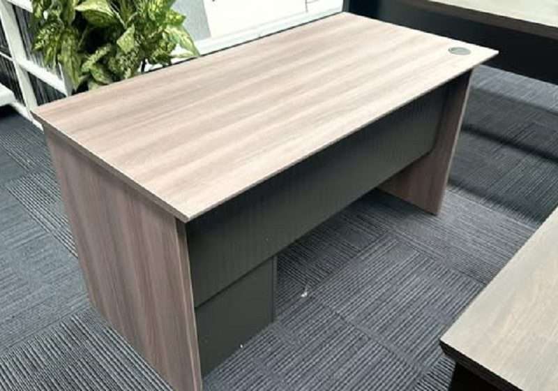 Brand New Washington Executive Office Desk 14.m / 1.6m